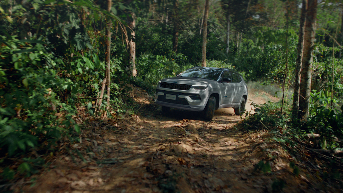 Jeep 4Xe è protagonista della nuova campagna “Do not disturb” firmata Leo Burn Jeep 4Xe è protagonista della nuova campagna “Do not disturb” firmata Leo Burn