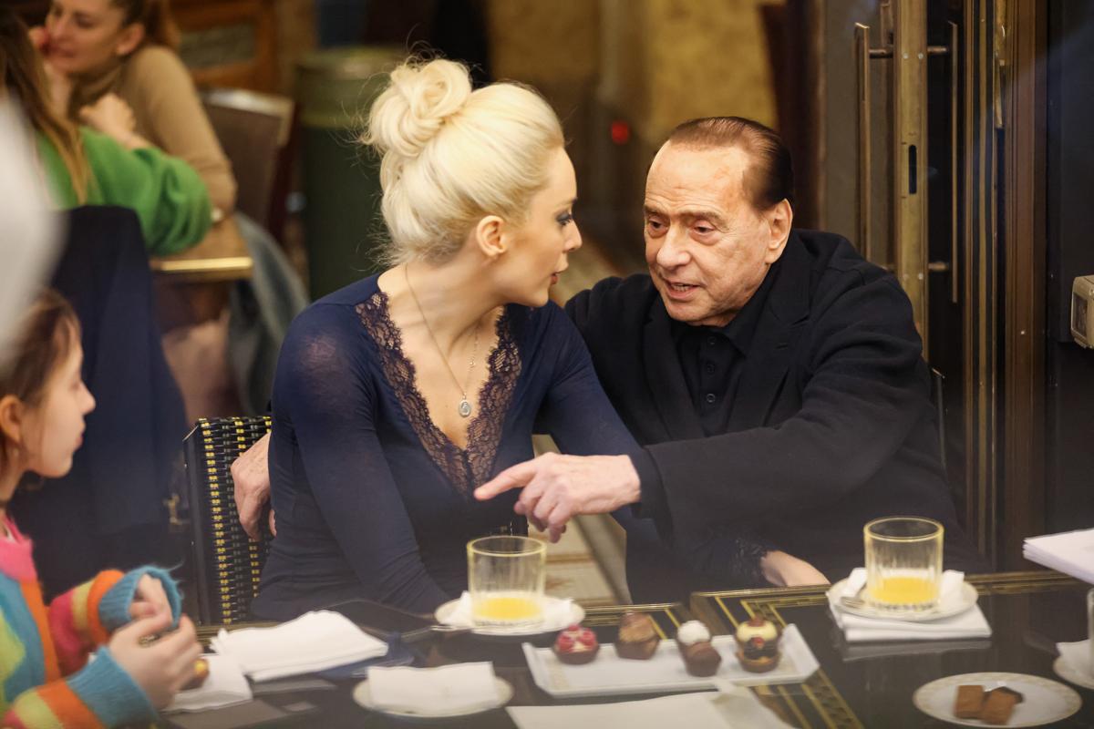Berlusconi, al finto matrimonio mancheranno due dei figli: tensioni familiari