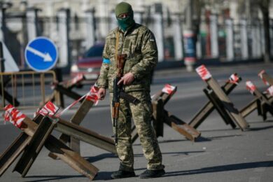 Guerra, nuvole di fumo dall’aeroporto di Leopoli. E’ stato colpito dai russi