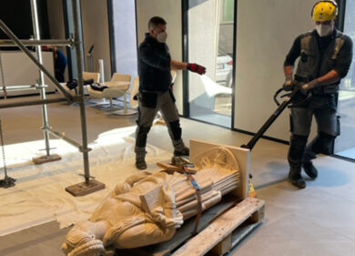 Citi Bank adotta una statua del Duomo di Milano