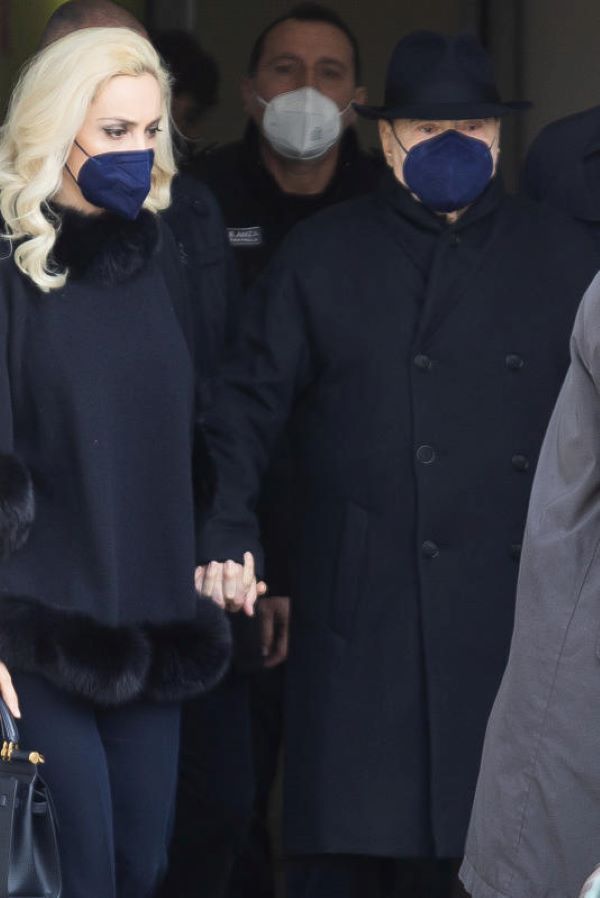 Berlusconi, al finto matrimonio mancheranno due dei figli: tensioni familiari