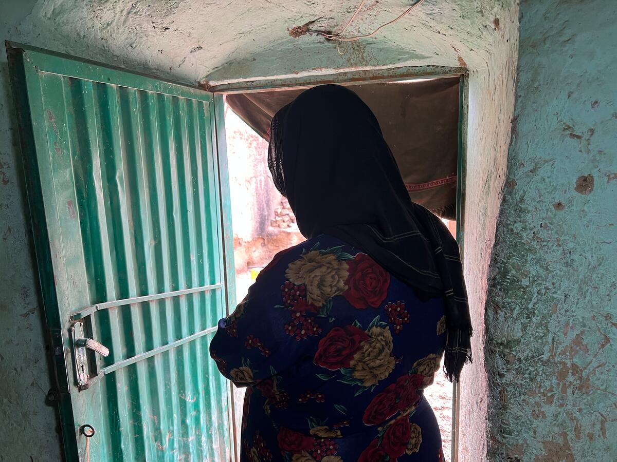 Afghanistan, una madre disperata ha venduto il suo bambino non ancora nato Afghanistan, una madre disperata ha venduto il suo bambino non ancora nato