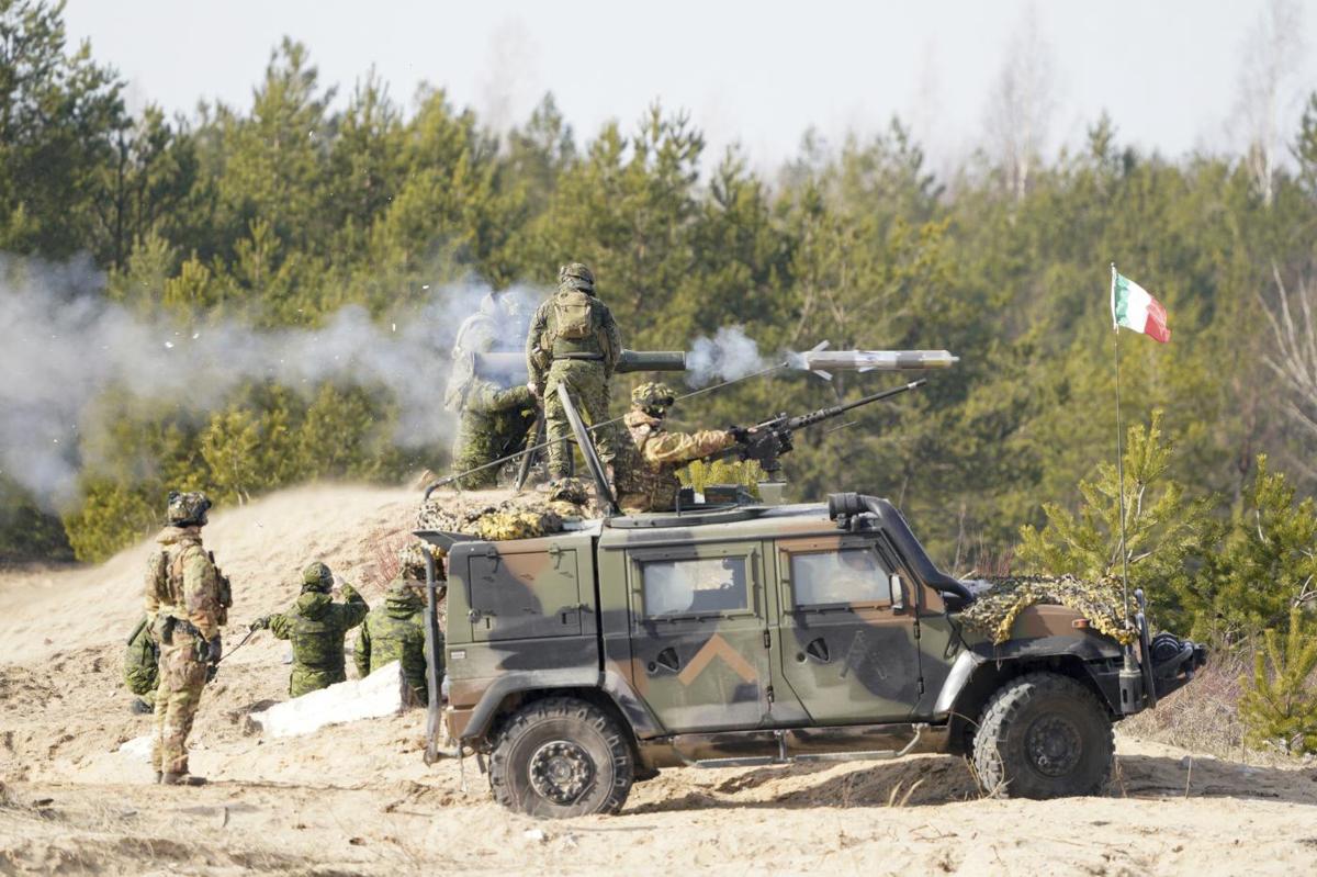Guerra Ucraina, l’Ue si arma con Leonardo: dai droni ai sistemi satellitari Guerra Ucraina, l’Ue si arma con Leonardo: dai droni ai sistemi satellitari