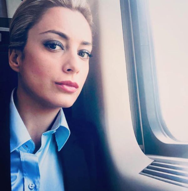 Berlusconi: “sposa” in pizzo bianco, Pier Silvio assente, menù carne e Pinot