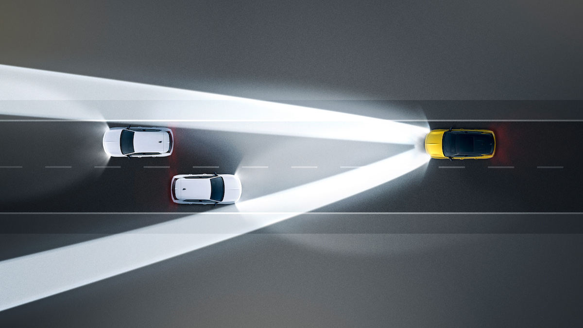 Sulla nuova Opel Astra arrivano i fari Intelli-Lux LED Pixel Sulla nuova Opel Astra arrivano i fari Intelli-Lux LED Pixel