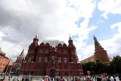 Guerra in Ucraina, la (finta) fuga dei grandi marchi dalla Russia