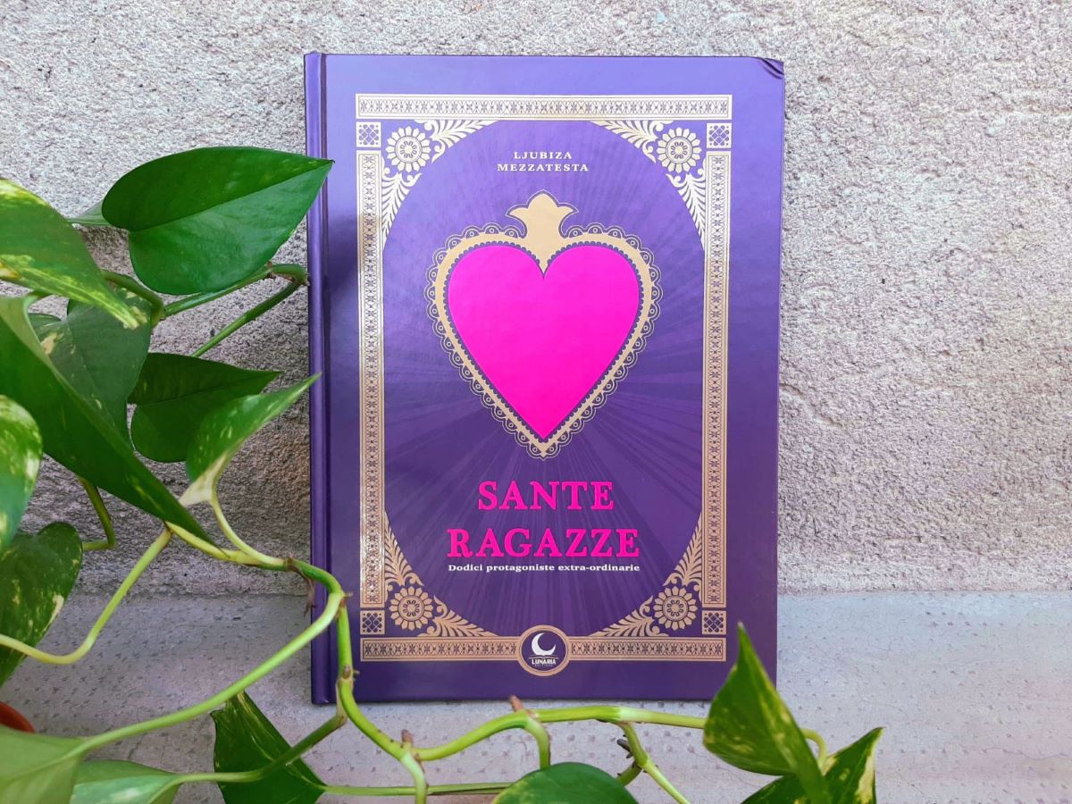 Sante ragazze, 12 (auto)ritratti pop di donne grandiose oltre la religione Sante ragazze, 12 (auto)ritratti pop di donne grandiose oltre la religione