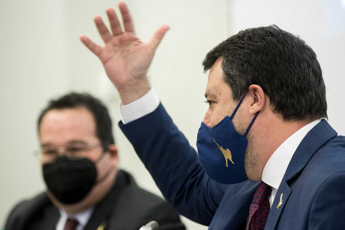 La Lega di Salvini si scioglie a primavera: caos a Roma e nel lazio, la fuga La Lega di Salvini si scioglie a primavera: caos a Roma e nel lazio, la fuga