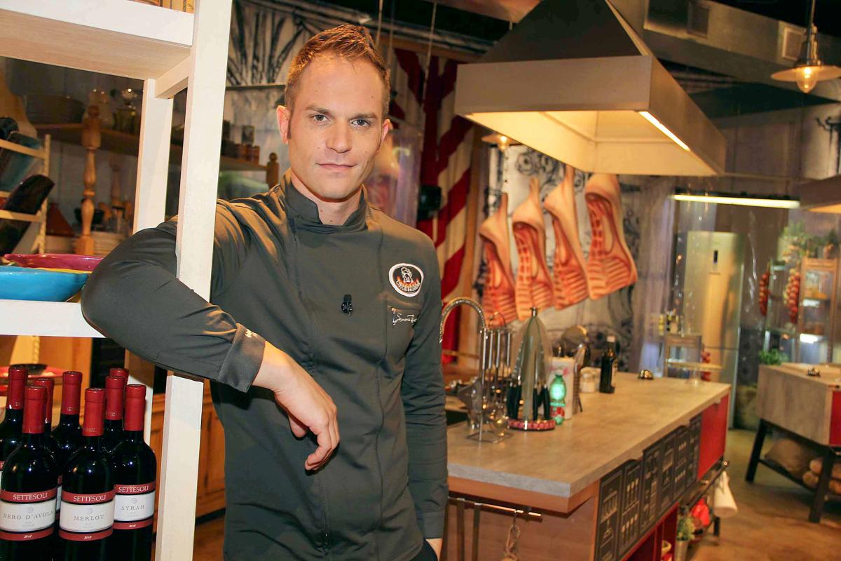 Recensione negativa a un ristorante, Simone Rugiati assolto: non lo diffamò Recensione negativa a un ristorante, Simone Rugiati assolto: non lo diffamò