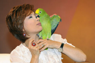 La regina del trash Alda D’Eusanio come una zucca: ora ci prova col musical