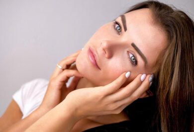 Medicina estetica, l’ultima moda? Laser lifting viso che attiva la pelle
