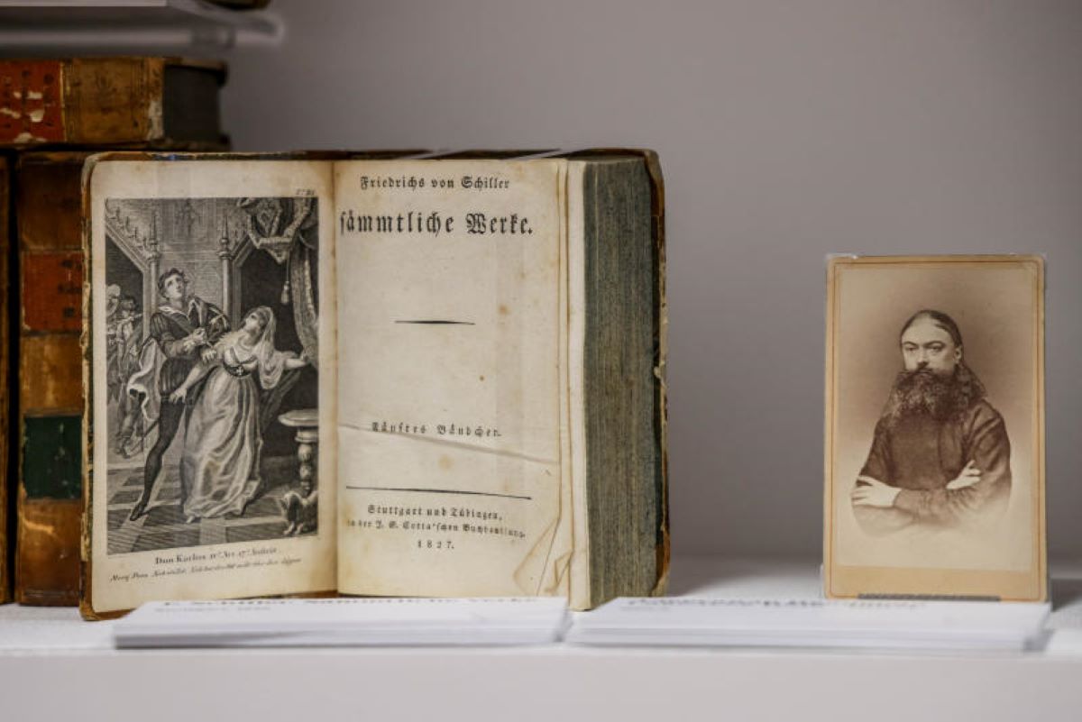 Dostoevskij, volano le vendite: boom per i libri a tema Ucraina e Russia Dostoevskij, volano le vendite: boom per i libri a tema Ucraina e Russia