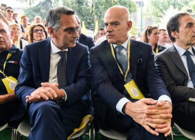 Snam, Granata possibile Ceo. La smentita: “Io impegnato in Eni”