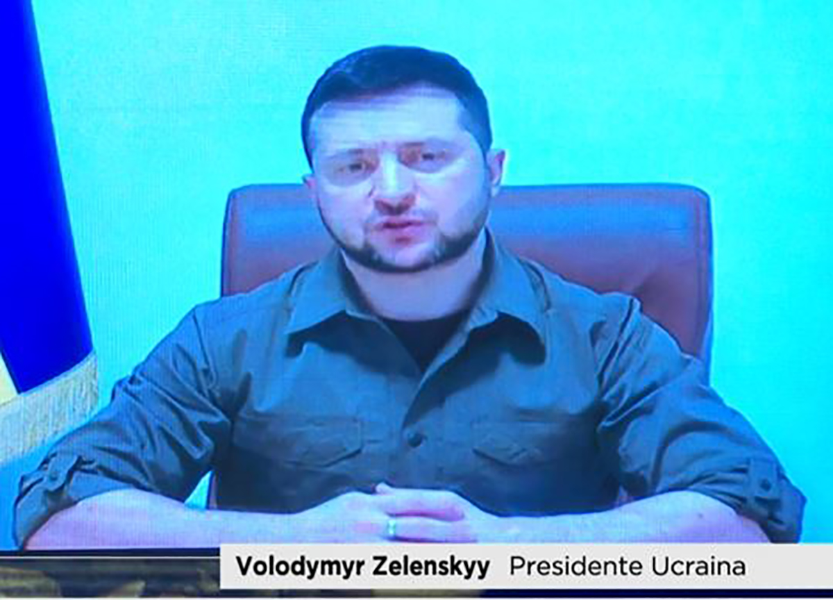 Zelensky alla Camera, polemiche per circa 300 parlamentari assenti Zelensky alla Camera, polemiche per circa 300 parlamentari assenti
