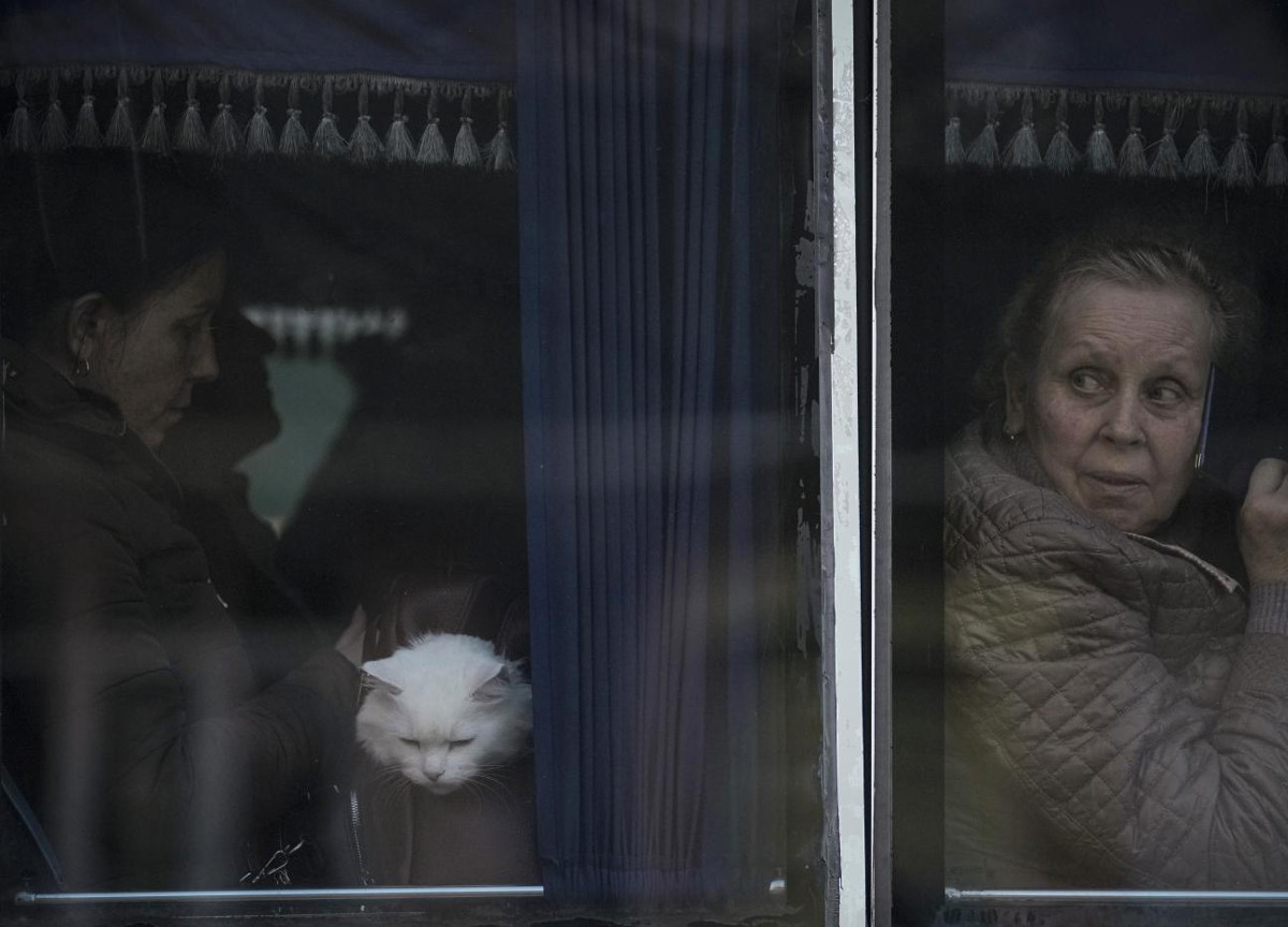 Guerra, Zelensky: “A Mariupol in 100mila intrappolati. Sequestrati o morti”