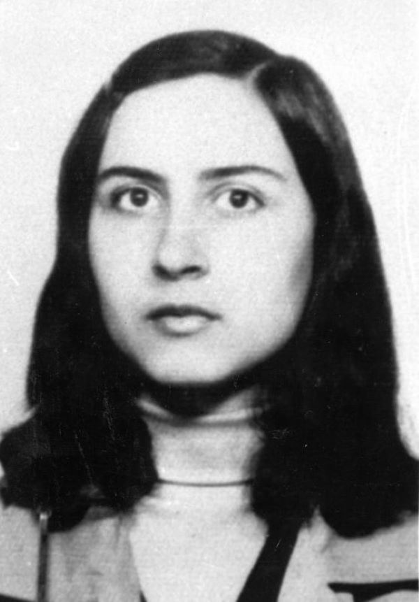 Mostro di Firenze, “riaprire il caso: piste non approfondite e quel dna…”