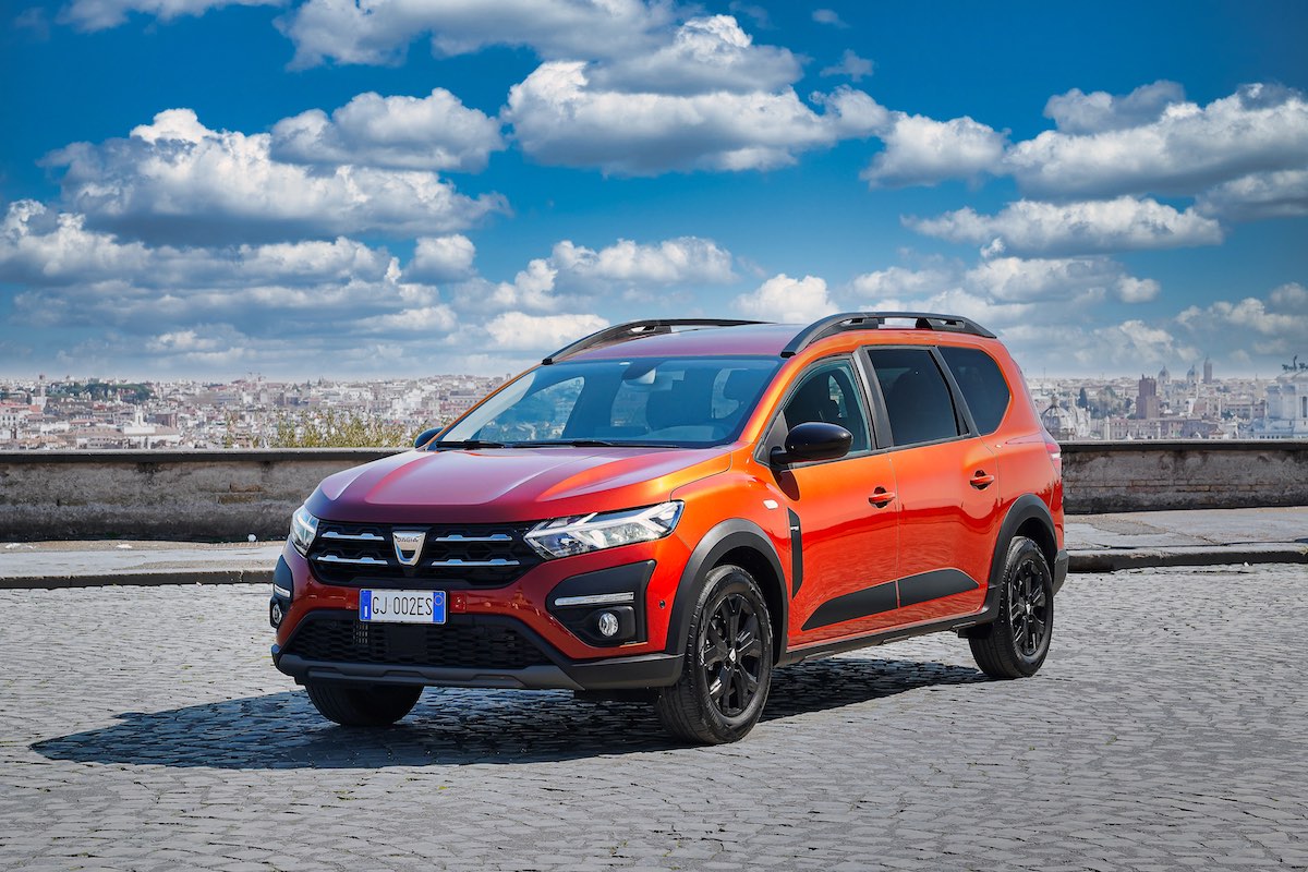 Dacia Jogger: un cliente su due sceglie la nuova versione 7 posti Dacia Jogger: un cliente su due sceglie la nuova versione 7 posti