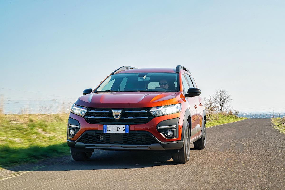 Dacia Jogger: un cliente su due sceglie la nuova versione 7 posti Dacia Jogger: un cliente su due sceglie la nuova versione 7 posti