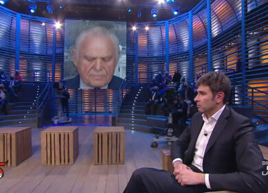 Di Battista contro Della Vedova: gaffe e scontro a “Di Martedì”