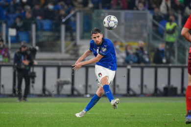 “Vuoi diventare italiano? Impara a giocare a pallone”. Oriundi sì, G2 no