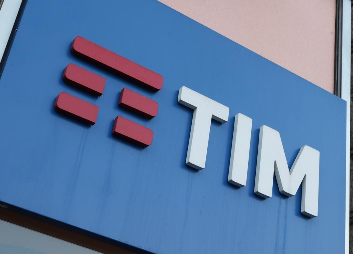 Tim, gli occhi di Cvc su EnterpriseCo. Risposta Kkr a quesiti su Opa in arrivo Tim, gli occhi di Cvc su EnterpriseCo. Risposta Kkr a quesiti su Opa in arrivo