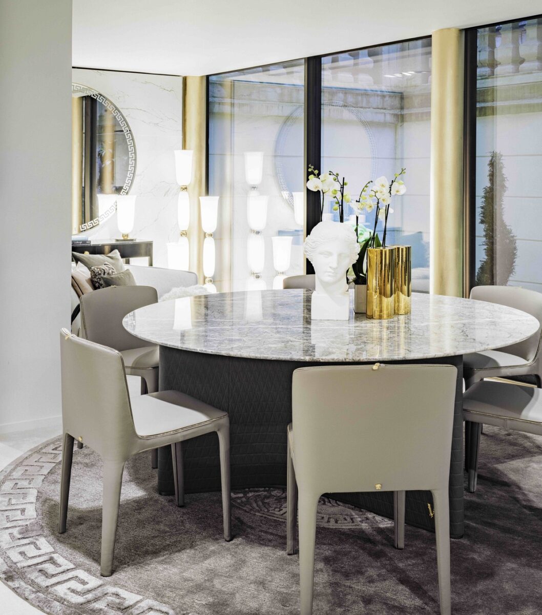 Versace Home sbarca a Parigi: al via il nuovo store di Luxury Living Versace Home sbarca a Parigi: al via il nuovo store di Luxury Living