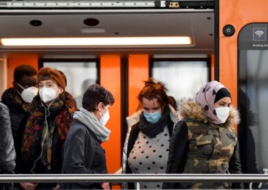 Covid, in Lombardia 9.300 nuovi casi. I ricoveri riprendono a crescere