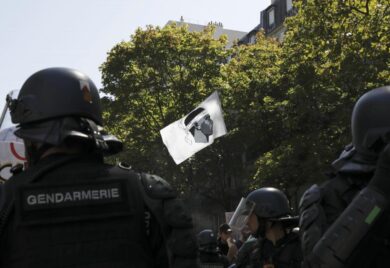Elezioni Francia, la Corsica spaventa Macron: mega proteste indipendentiste