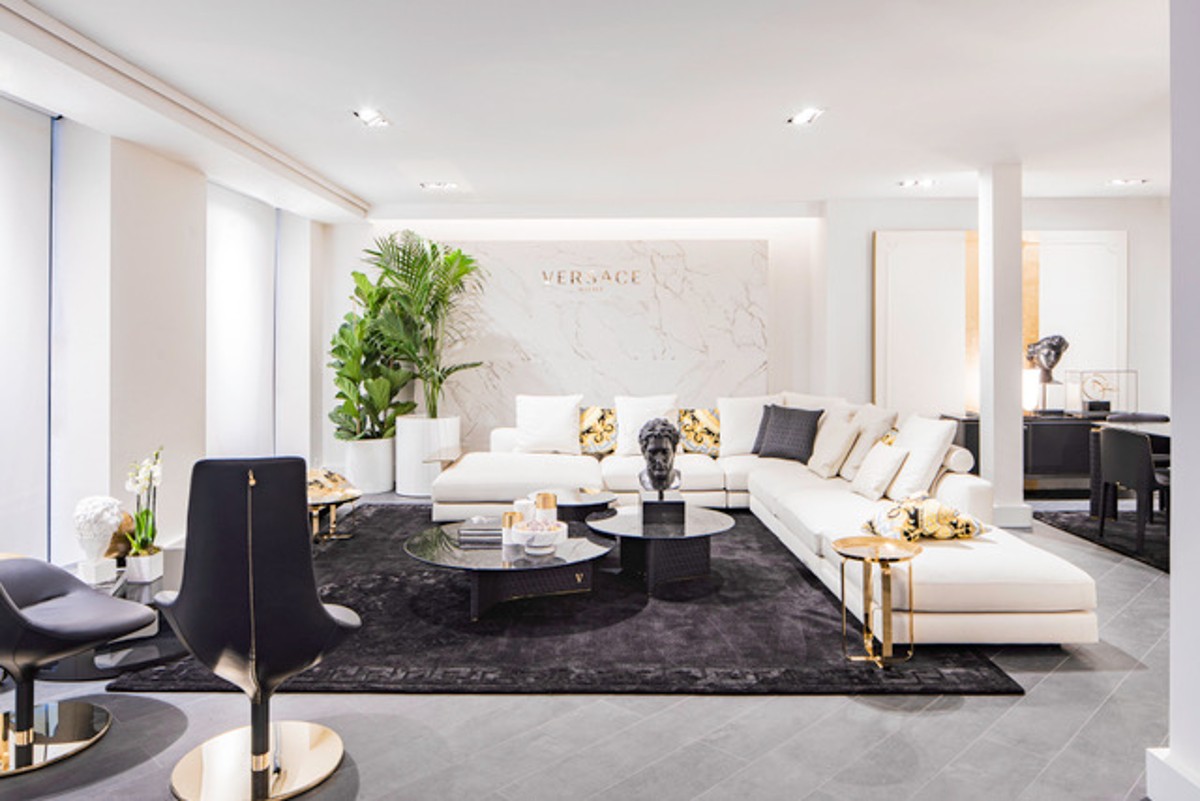 Versace Home sbarca a Parigi: al via il nuovo store di Luxury Living Versace Home sbarca a Parigi: al via il nuovo store di Luxury Living