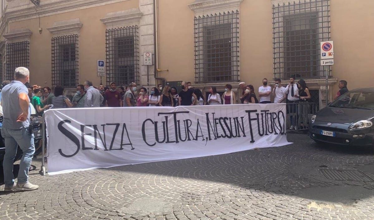Giornate Fai, appello dei lavoratori: “No volontari, assumete professionisti” Giornate Fai, appello dei lavoratori: “No volontari, assumete professionisti”