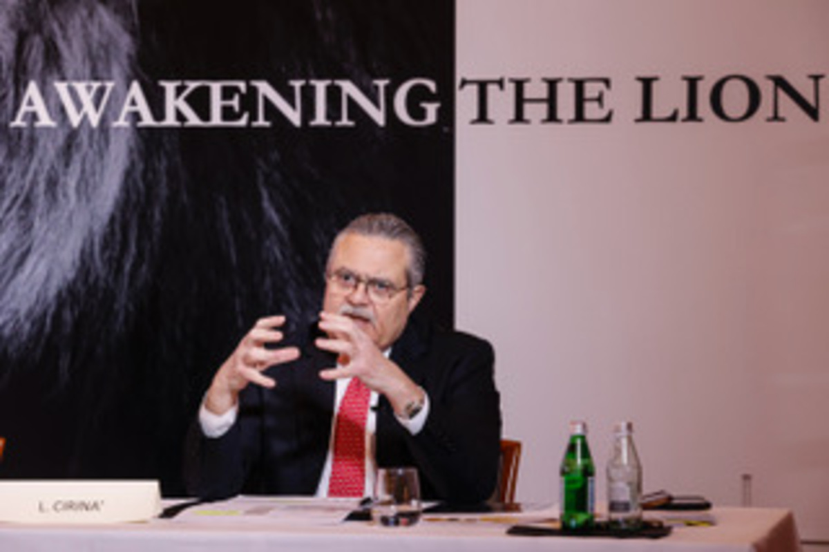 Generali, Calta promette più utili e 7 mld di M&A per “risvegliare il Leone” Generali, Calta promette più utili e 7 mld di M&A per “risvegliare il Leone”