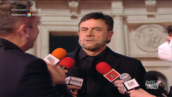 Crozza: Salvini “appello agli ucraini: volete le armi? fate i tabaccai!” Crozza: Salvini “appello agli ucraini: volete le armi? fate i tabaccai!”