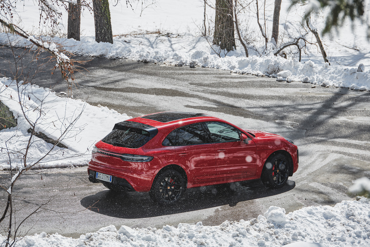 Nuova Porsche Macan: più potente, filante e sportiva Nuova Porsche Macan: più potente, filante e sportiva