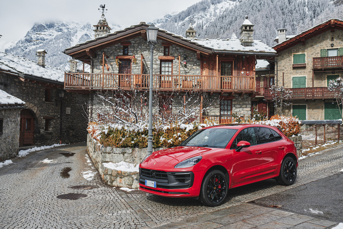 Nuova Porsche Macan: più potente, filante e sportiva Nuova Porsche Macan: più potente, filante e sportiva