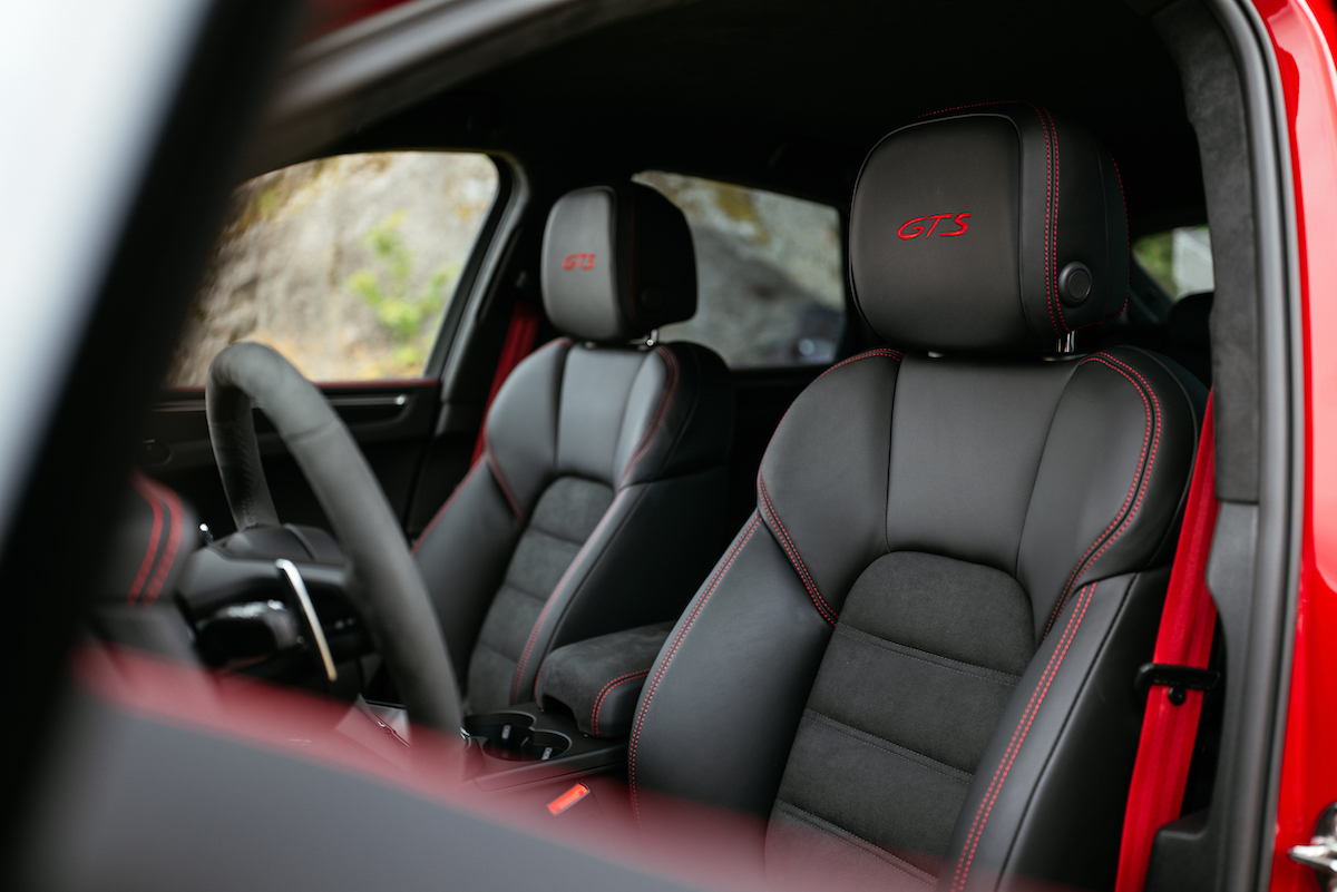 Nuova Porsche Macan: più potente, filante e sportiva Nuova Porsche Macan: più potente, filante e sportiva