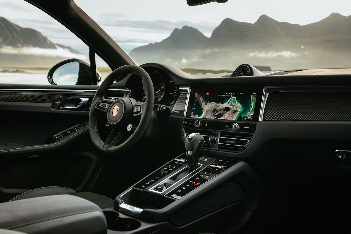 Nuova Porsche Macan: più potente, filante e sportiva Nuova Porsche Macan: più potente, filante e sportiva