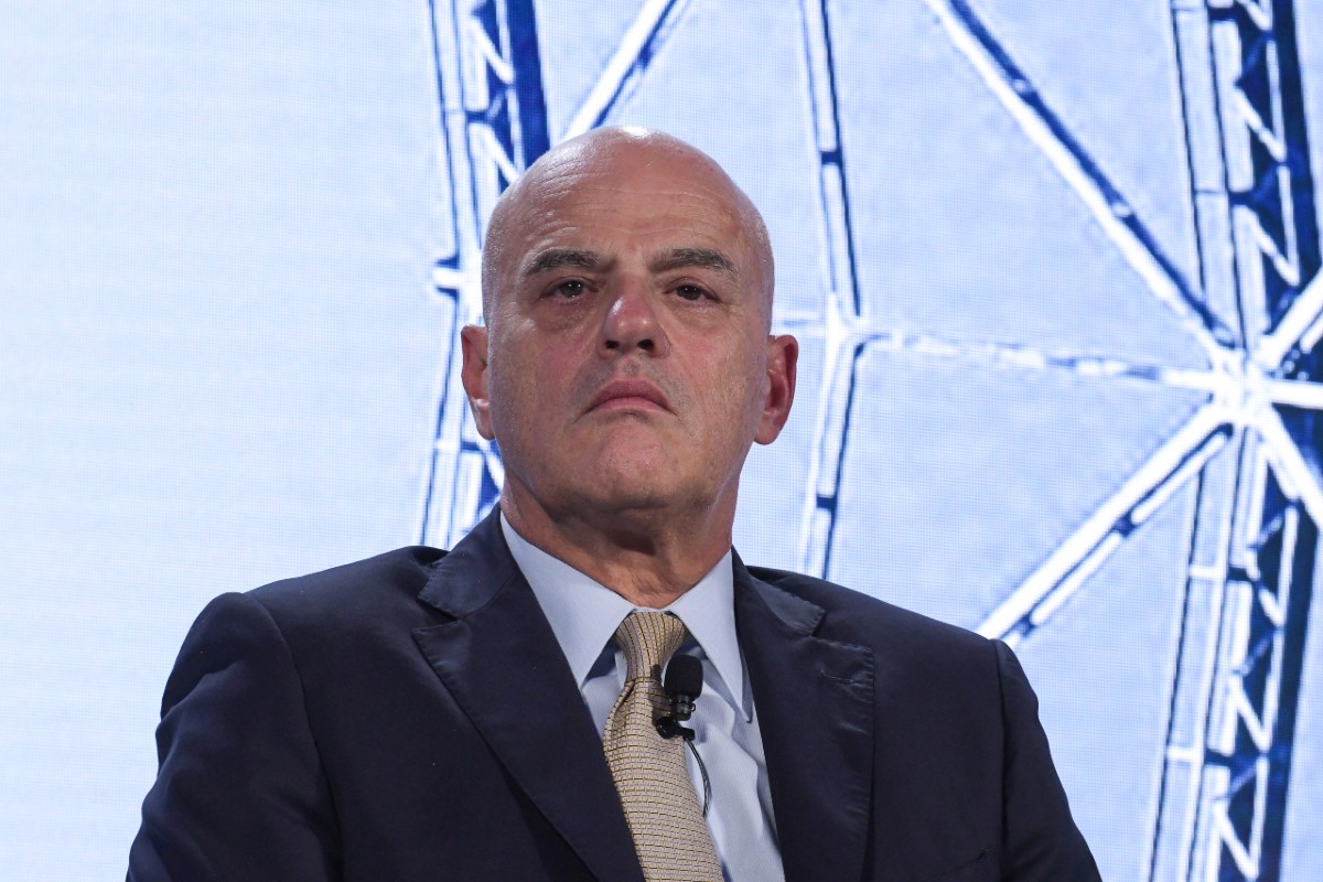 Guerra, Eni si smarca da Putin. Descalzi: “Non pagheremo il gas in rubli” Guerra, Eni si smarca da Putin. Descalzi: “Non pagheremo il gas in rubli”