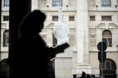 Guerra Ucraina, l’Europa chiude in rialzo. Milano positiva, si fiuta la pace