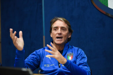 Calcio: Roberto Mancini resta alla guida della nazionale azzurra