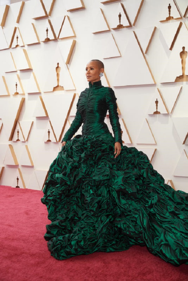 Moglie Will Smith, alopecia: cos’è la malattia di cui soffre l’attrice Moglie Will Smith, alopecia: cos’è la malattia di cui soffre l’attrice