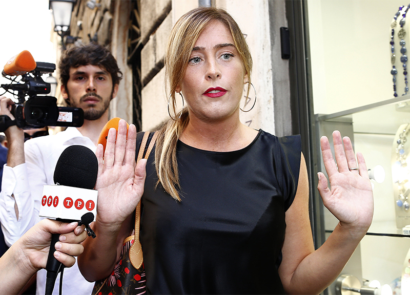 “Maria Elena nei Boschi”, ironia social sulla foto dell’ex ministra