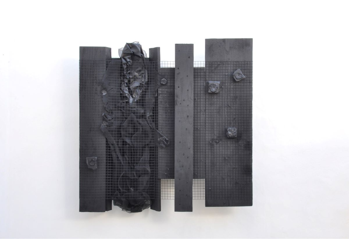 Salvatore Sava in mostra a Lecce: una scultura di materiali e natura