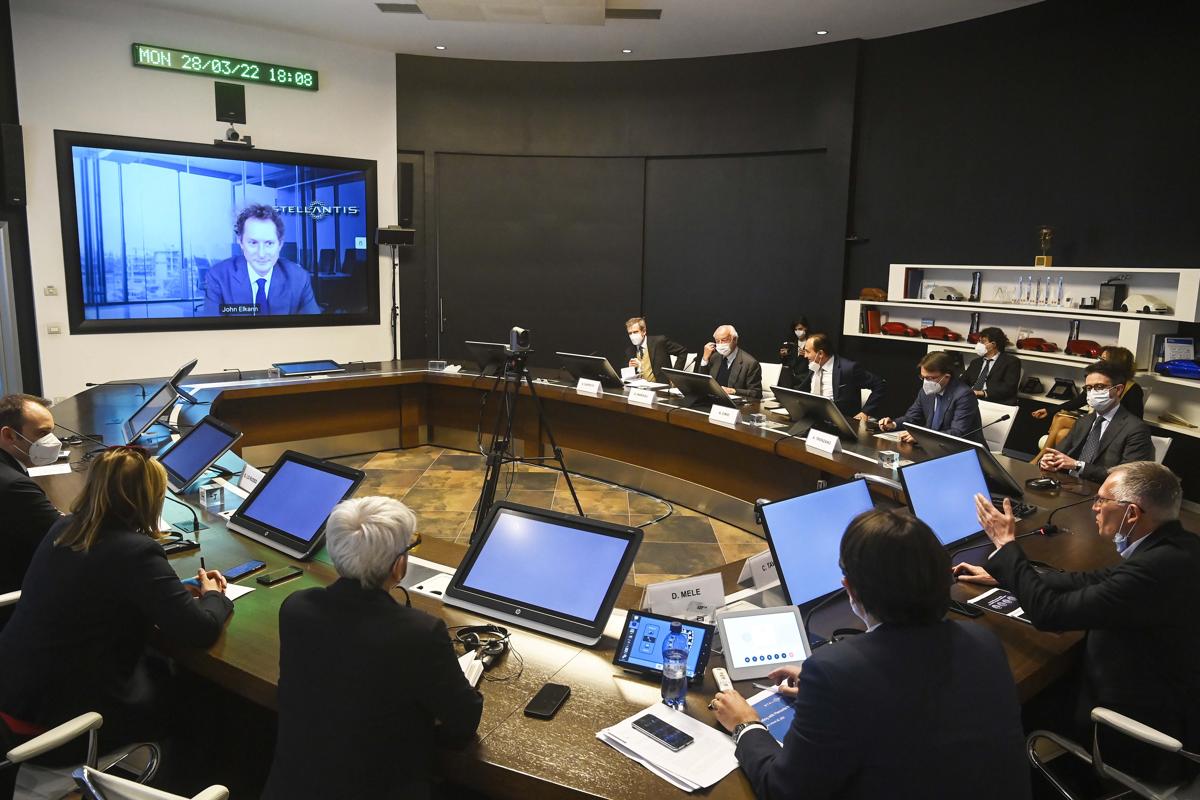 Stellantis, incontro per discutere il destino dell’azienda di Torino Stellantis, incontro per discutere il destino dell’azienda di Torino