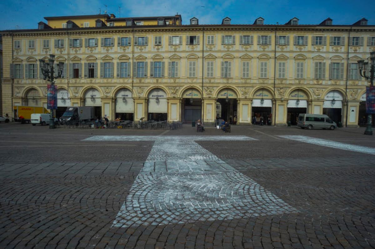 Ti amo ancora, piazza San Carlo: cosa significa la scritta a Torino