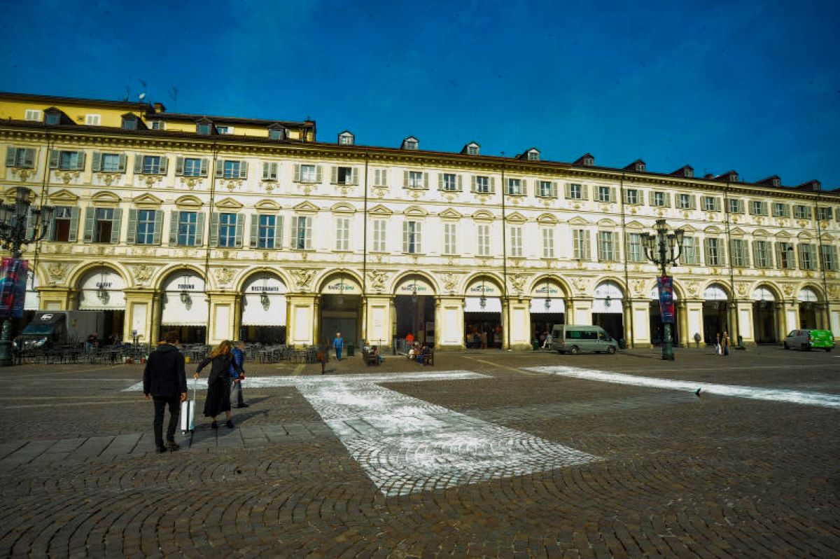 Ti amo ancora, piazza San Carlo: cosa significa la scritta a Torino