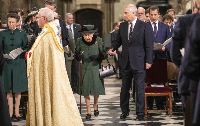 Royal Family: perché Elisabetta si è vestita di verde al memoriale di Filippo Royal Family: perché Elisabetta si è vestita di verde al memoriale di Filippo