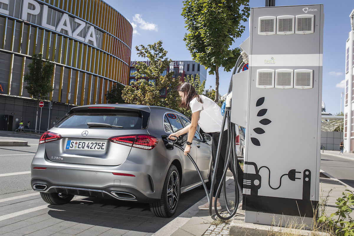 L’auto elettrica sogno degli italiani, ma costa ancora troppo L’auto elettrica sogno degli italiani, ma costa ancora troppo