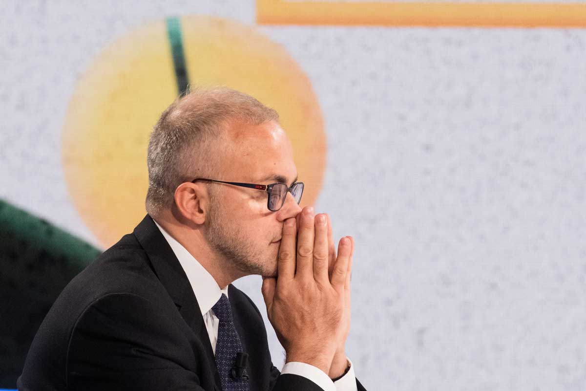 Rottamazione cartelle: si paga dal lunedì al venerdì dalle 8 alle 18, follia Rottamazione cartelle: si paga dal lunedì al venerdì dalle 8 alle 18, follia