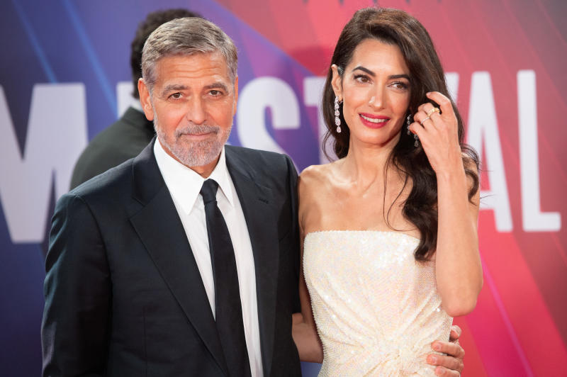 Amal Clooney, moglie di George, a caccia dei crimini di guerra di Putin FOTO