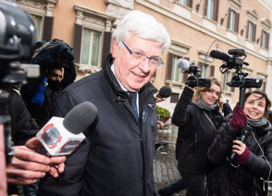 Corruzione: senatore Paolo Romani indagato, mazzette da 12 mila euro